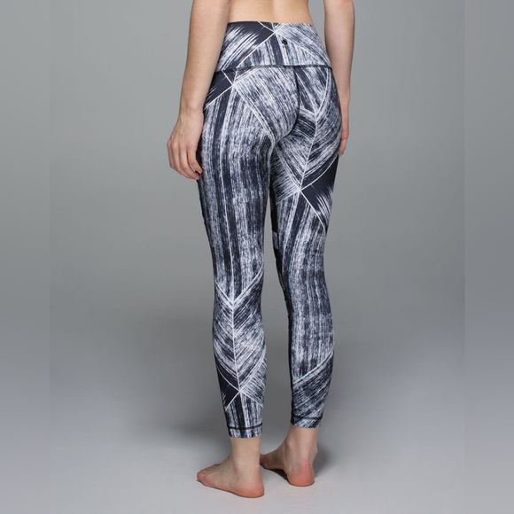 Lululemon High Times Pants EUC Size 8 Heat Wave White Black/ Black - Picture 2 of 9